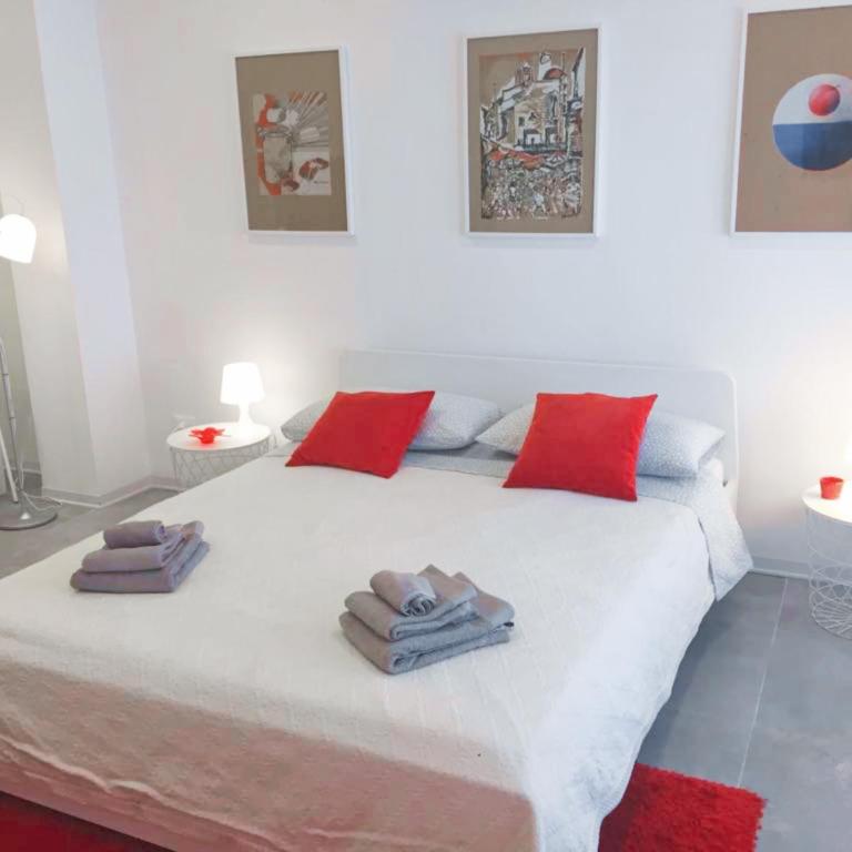 Casa4Casa - King Studio with Sofa Bed - 16
