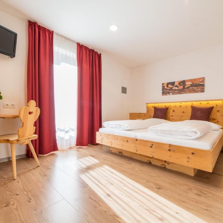Hotel Alpenrast - Classic Doppelzimmer mit Balkon - 4