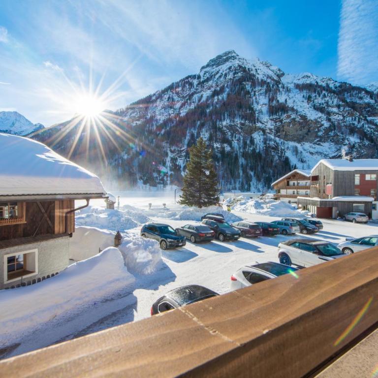 Hotel Alpenrast - Classic Doppelzimmer mit Balkon - 11