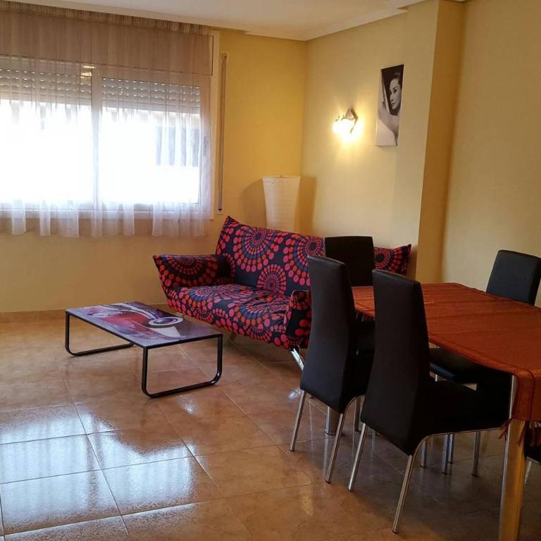 Fabuloso apartamento familiar con piscina en Salou - Two-Bedroom Apartment - 50