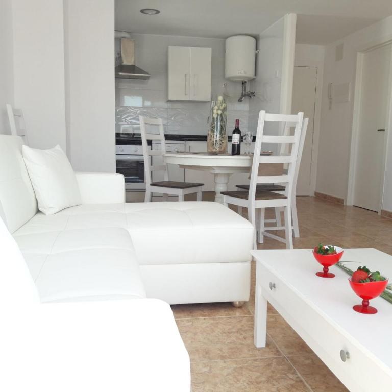 Wonderful, 100 meters from the beach. - Apartment with Balcony - 4