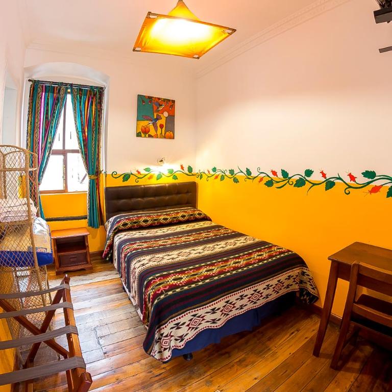 Hostal Riviera Sucre - Habitación Individual Estándar con ducha - 1
