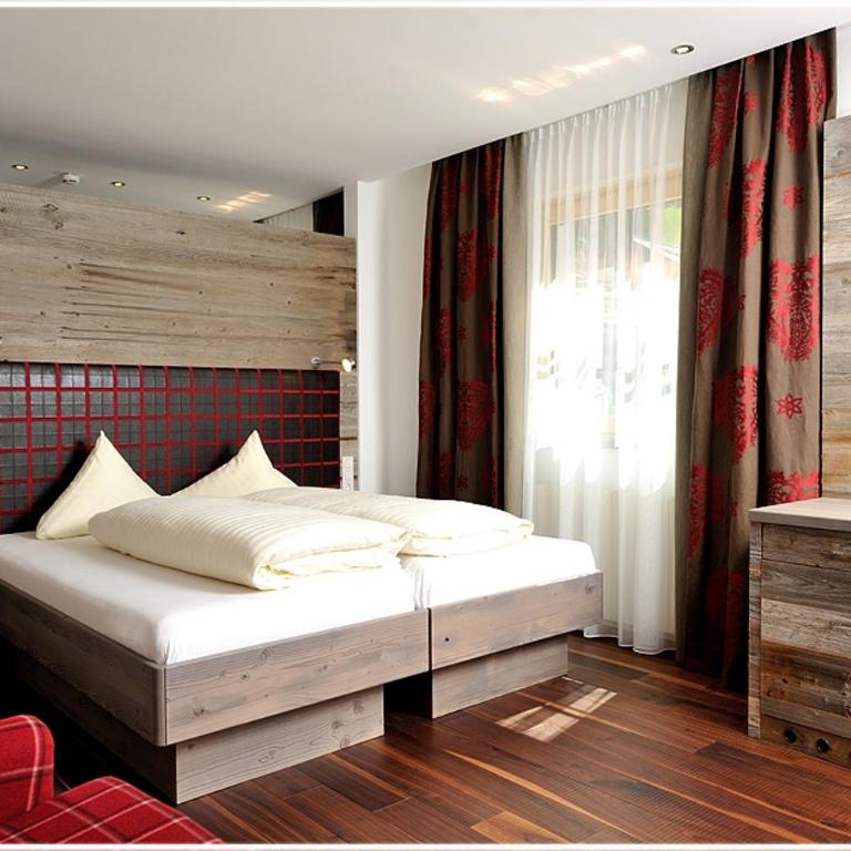 Alpenhotel Ischglerhof - Superior Doppelzimmer mit Balkon - 7