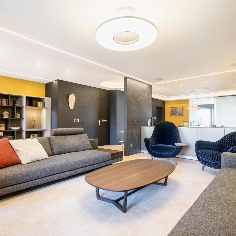 Les Suites 7 Anges - Vue Cathédrale, Parking & Centre Historique Reims - Three-Bedroom Suite CHAGALL with Terrace & Jacuzzi - 15