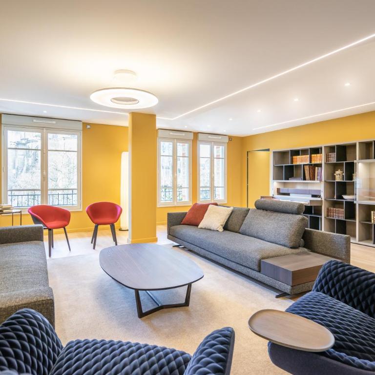 Les Suites 7 Anges - Vue Cathédrale, Parking & Centre Historique Reims - Three-Bedroom Suite CHAGALL with Terrace & Jacuzzi - 14