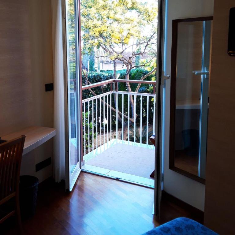 Hotel Esperia - Camera Singola con Balcone - 1
