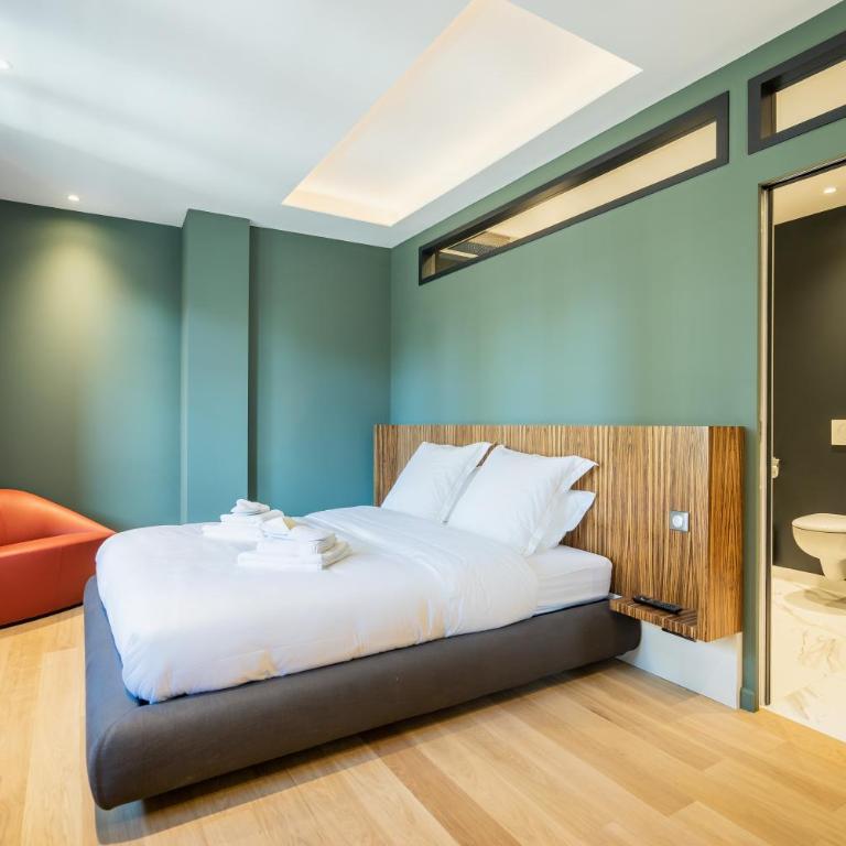 Les Suites 7 Anges - Vue Cathédrale, Parking & Centre Historique Reims - Three-Bedroom Suite CHAGALL with Terrace & Jacuzzi - 19