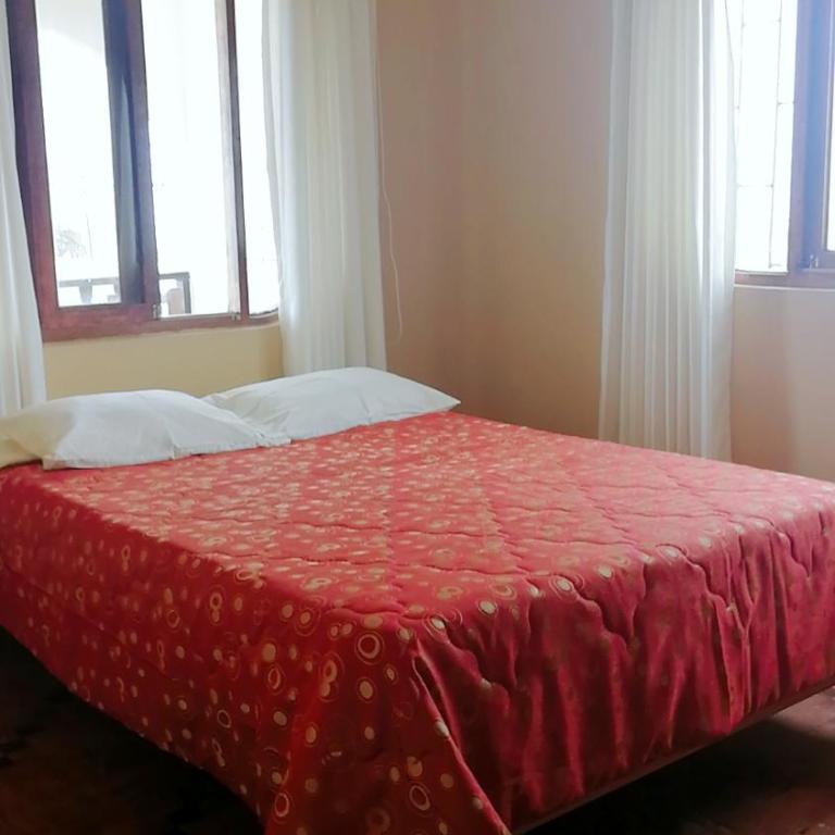 Hospedaje Casablanca - Habitación con cama grande y vistas al mar - 2