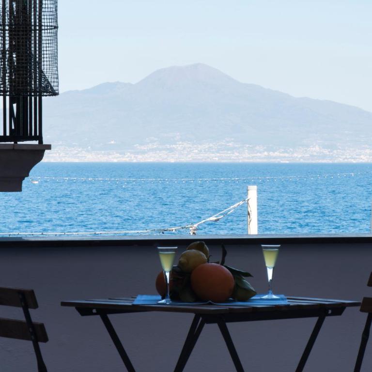 Allegra - Studio with Balcony - 1
