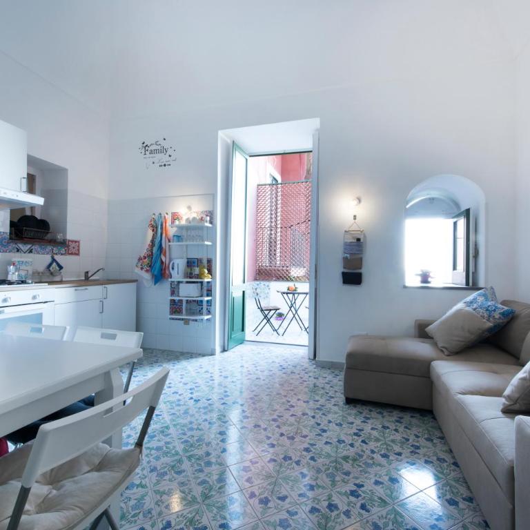 Allegra - Studio with Balcony - 8