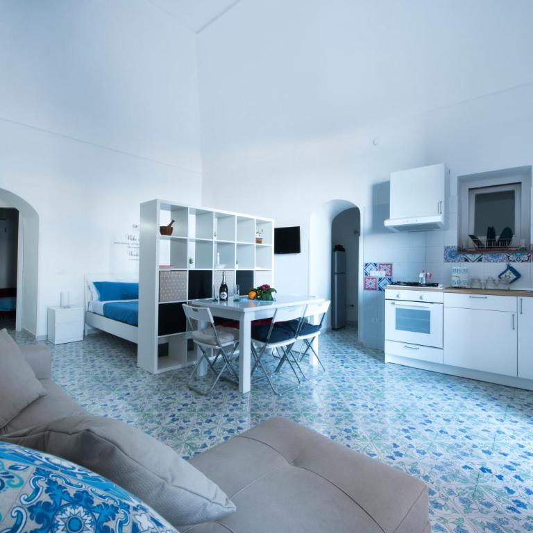 Allegra - Studio with Balcony - 4