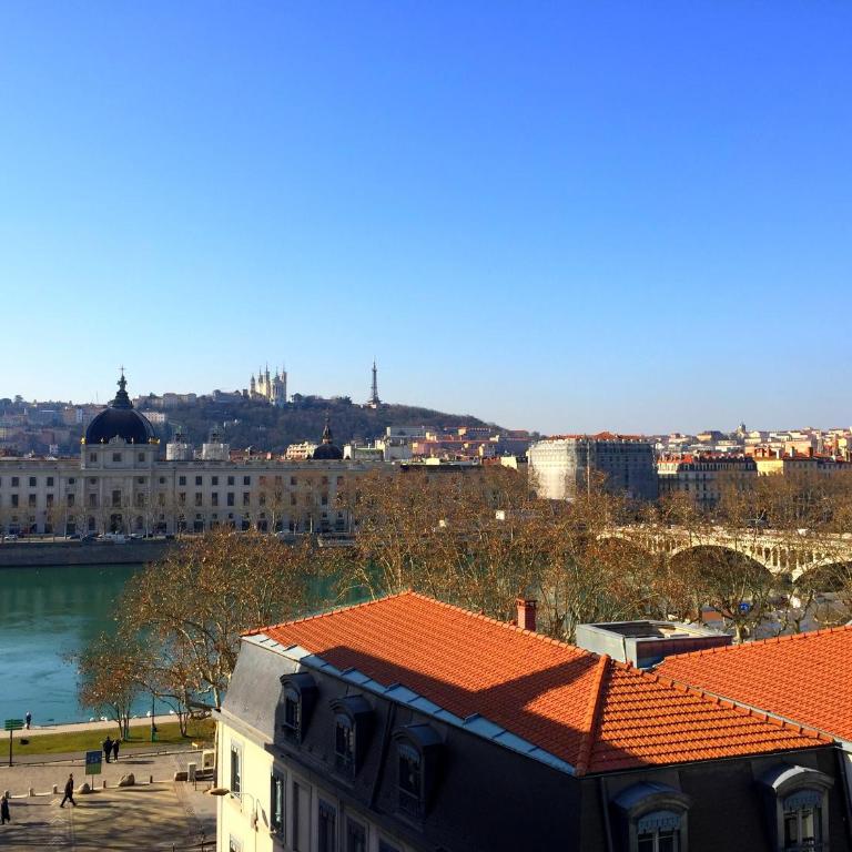 Best Western Plus Hotel du Pont Wilson - Chambre Familiale avec Balcon et Vue - 7