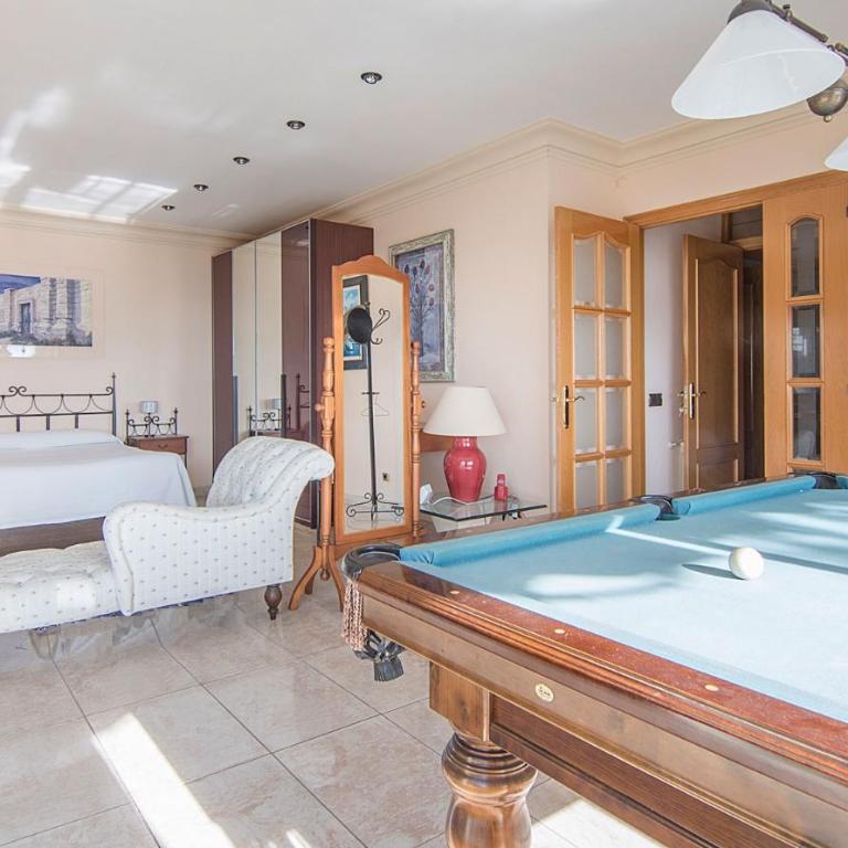 TarracoHomes, Villa Cala Crancs con Piscina Privada y Mesa de Billar - Villa - 23