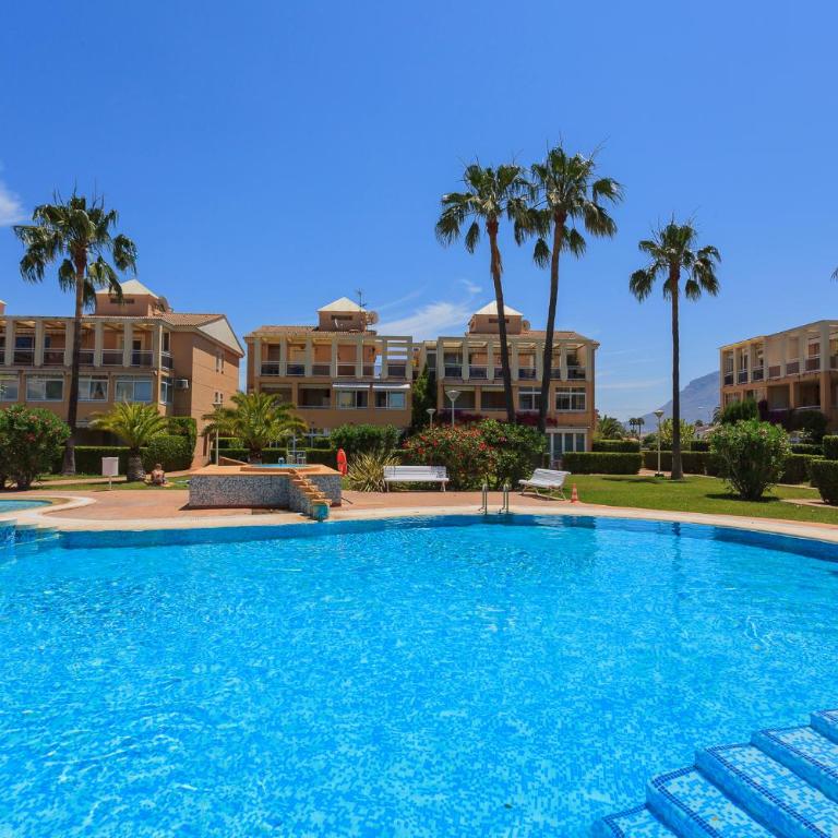 Apartamento playa con piscina y terraza en urbanizacion de lujo - Apartamento de 2 dormitorios - 2