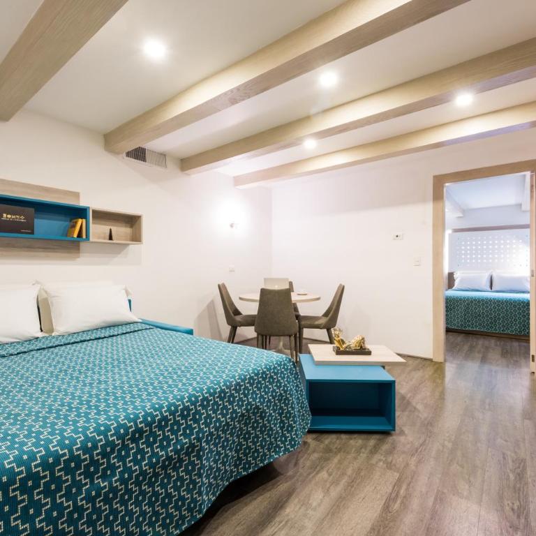 Hotel Casa Blanca - Family Room with Sauna - 3