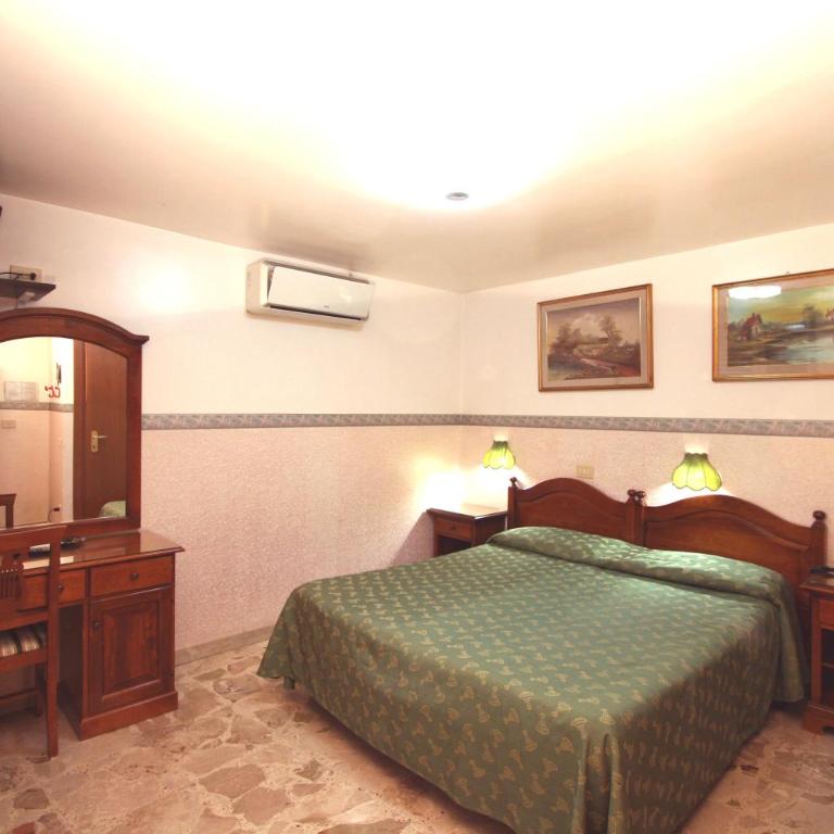 Hotel Cortese - Camera Matrimoniale/Doppia con Letti Singoli con Bagno Privato - 13