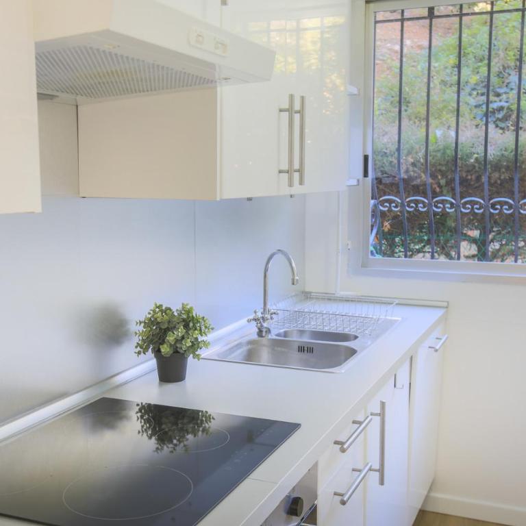Jardin Figuiers AP4123 by Riviera Holiday Homes - Appartement - Vue sur Jardin - 12