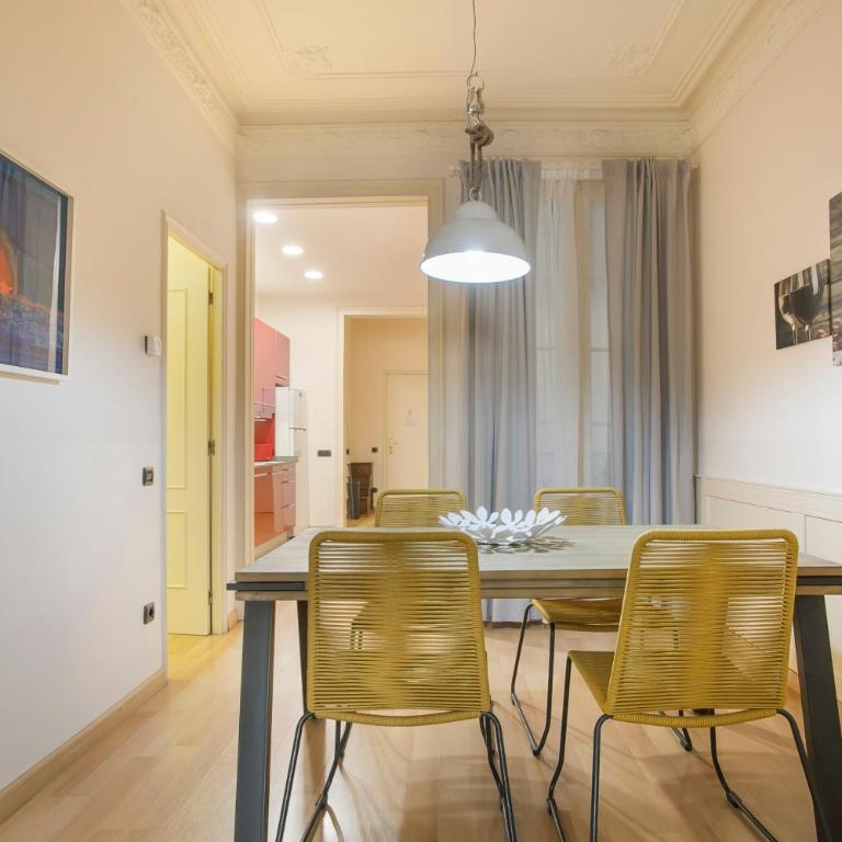 Tendency Apartments 6 - Economy Three-Bedroom Apartment 4- Diputacion 307 - 17