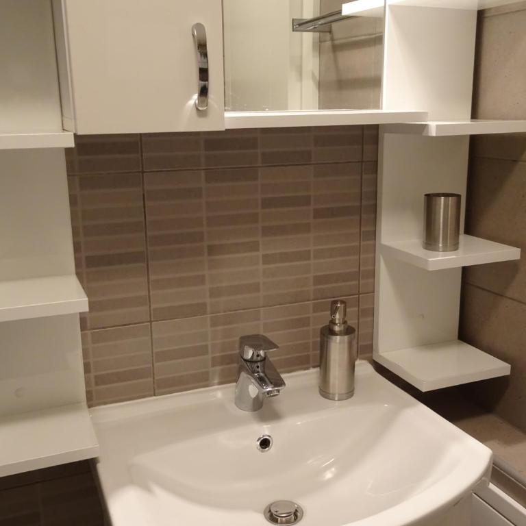 Quiet Apartment in City Center, Free Private Parking - Apartman sa 1 Spavaćom Sobom - 28