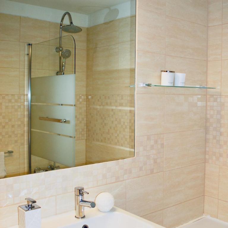CENTRAL PENTHOUSE GREAT LAKE VIEW - Apartment mit 2 Schlafzimmern - 32