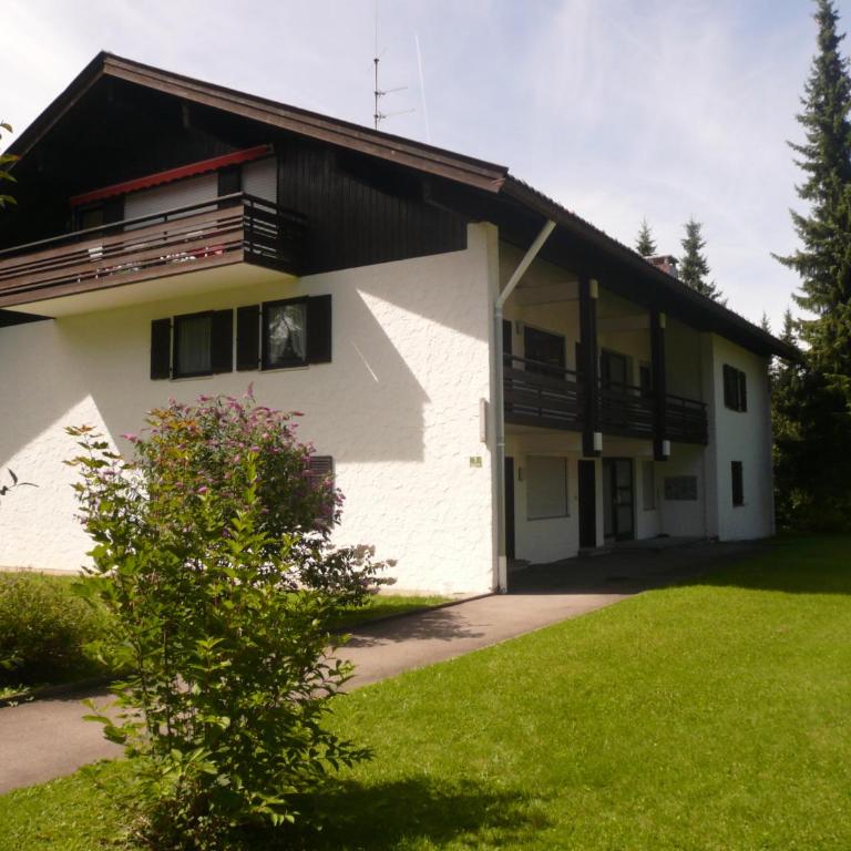 Komfort-Fewo "Allgäublick" - im südlichen Kurviertel nahe Therme, Wiesen - Bergbahnen unlimited Mai-Nov - Apartment mit 3 Schlafzimmern - 24