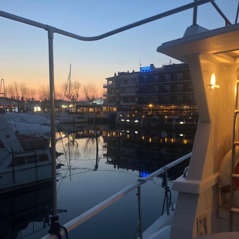 Port 27 - Barco - 19