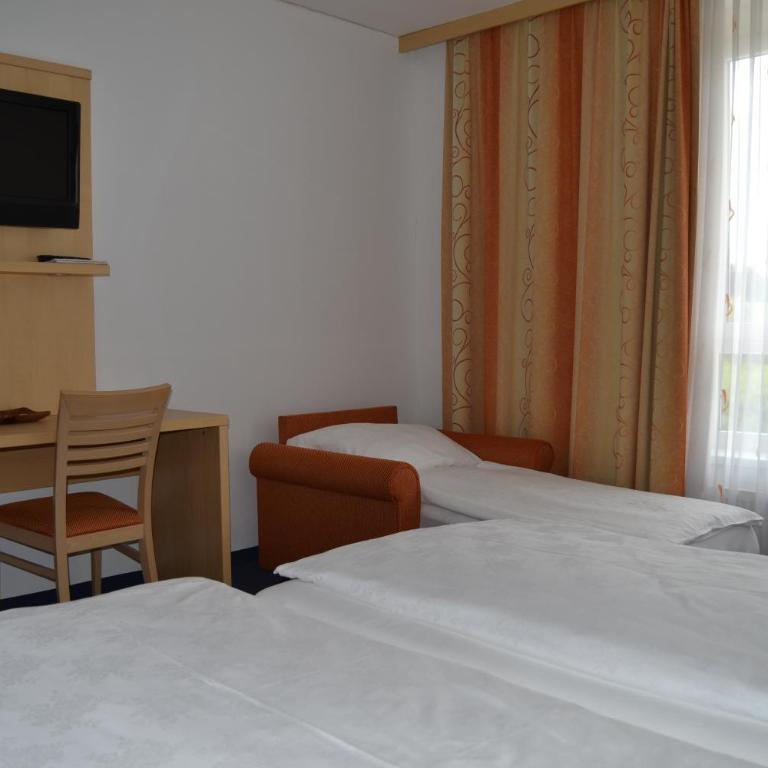 Pension Karawankenblick - Dreibettzimmer - 2