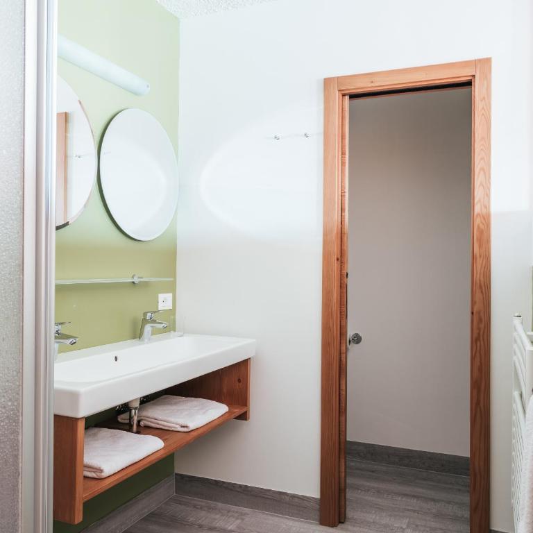 Rifugio Graziani Hütte - Camera Familiare con Bagno Privato - 1
