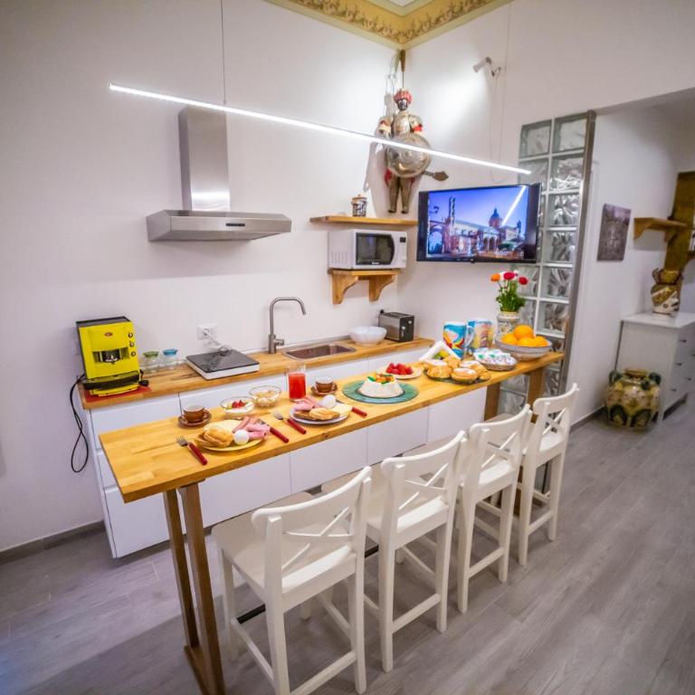 B&B Opera dei Pupi - Deluxe Double Room with Balcony - 1