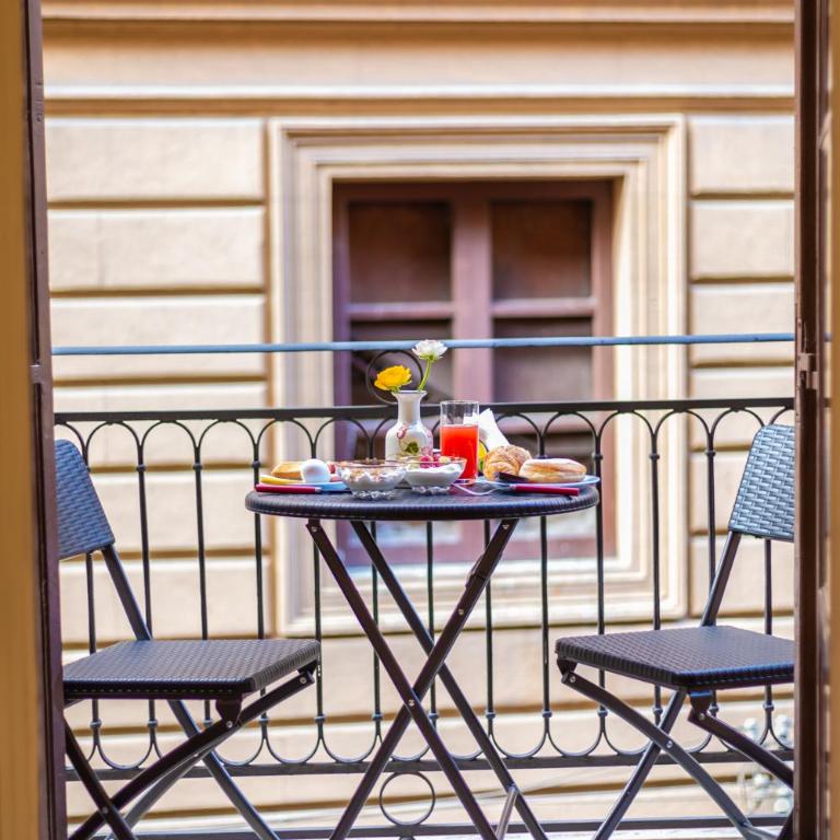 B&B Opera dei Pupi - Deluxe Double Room with Balcony - 7