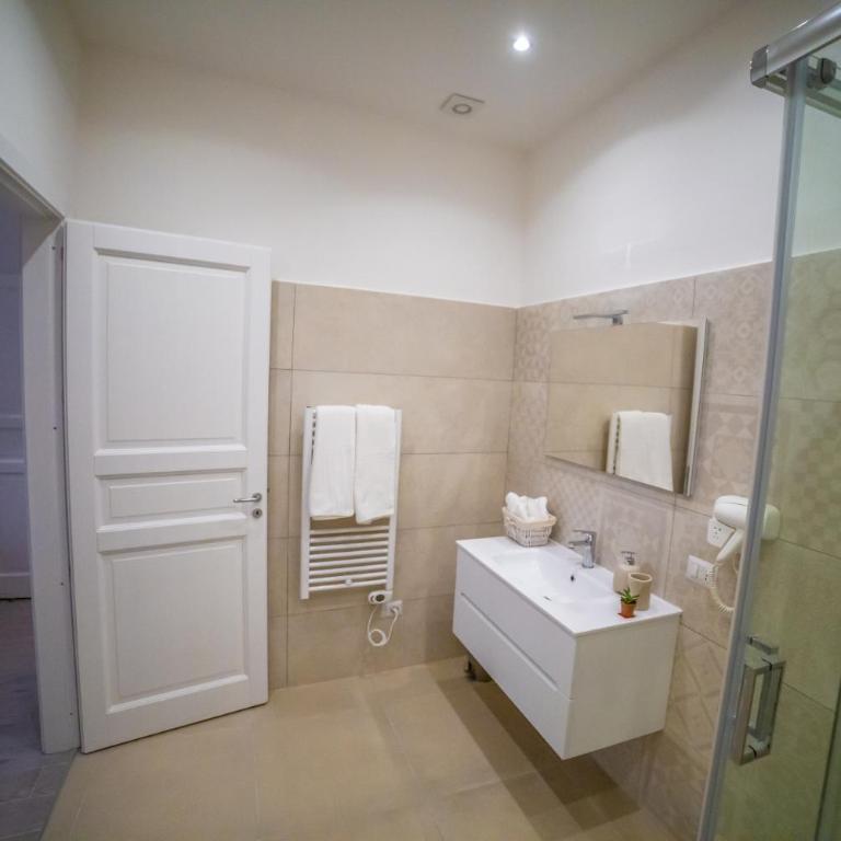 B&B Opera dei Pupi - Comfort Quadruple Room - 16