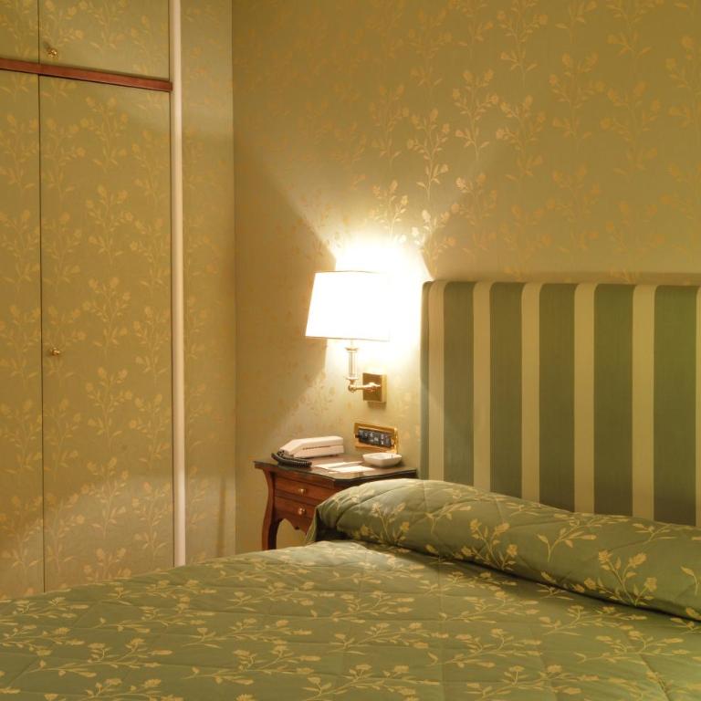Grand Hotel Vesuvio - Camera Matrimoniale con Vista Mare - 4