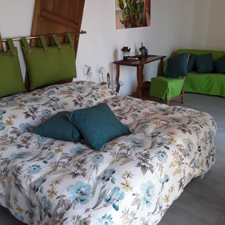 La casetta di Giuci - Camera Matrimoniale con Vista Giardino - 6