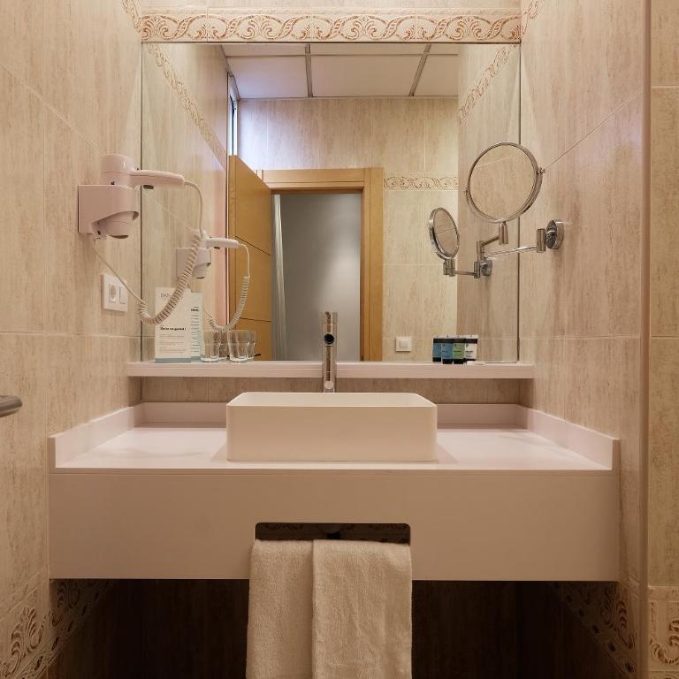 Hotel Mediterraneo Valencia - Doppel- oder Zweibettzimmer - 13