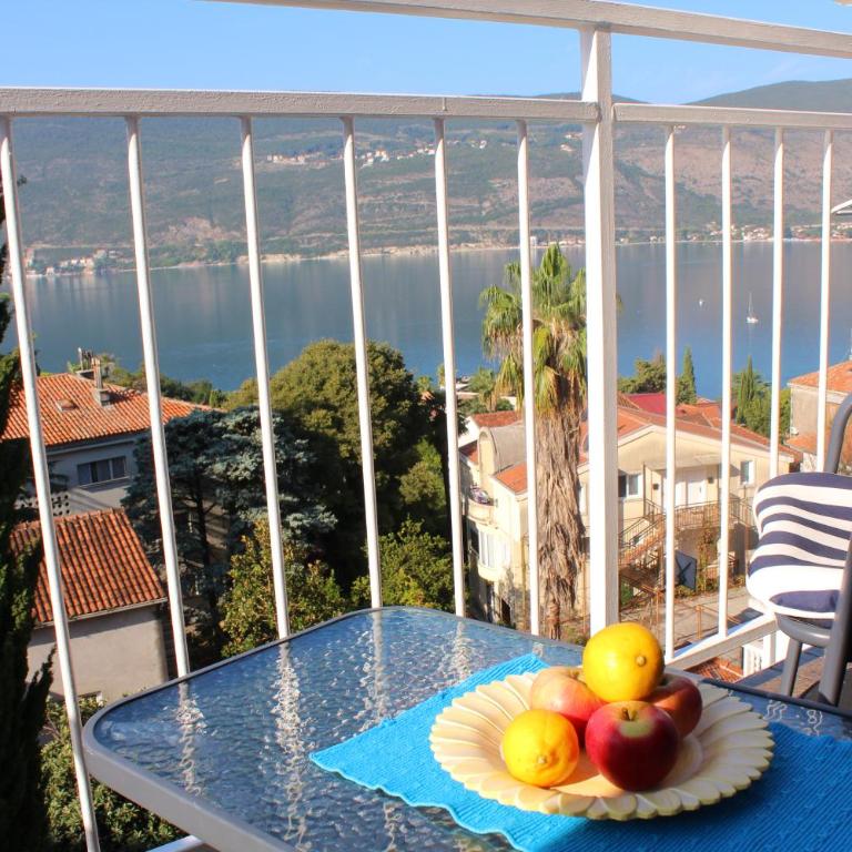 Guest House Tomanovic - Apartment with Sea View - 6