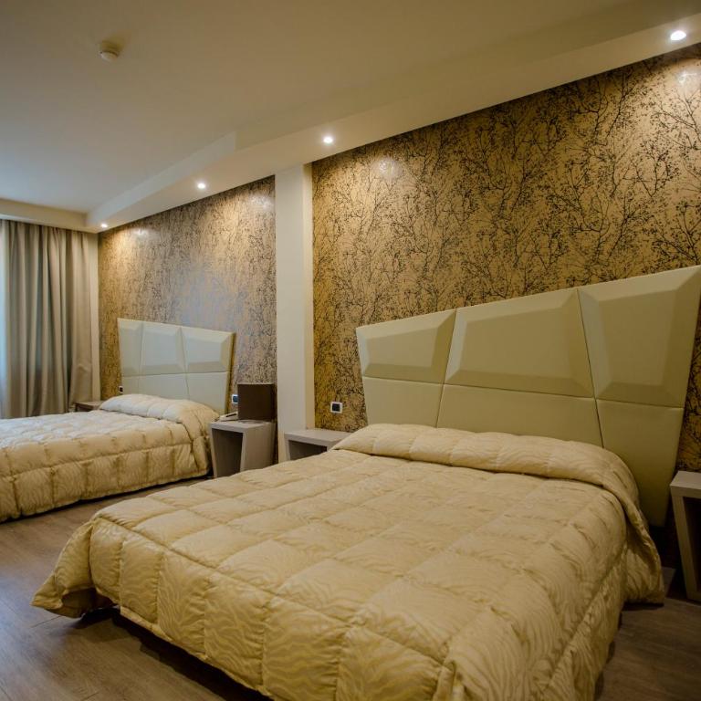 Hostellerie Du Cheval Blanc - Camera Quadrupla - 2