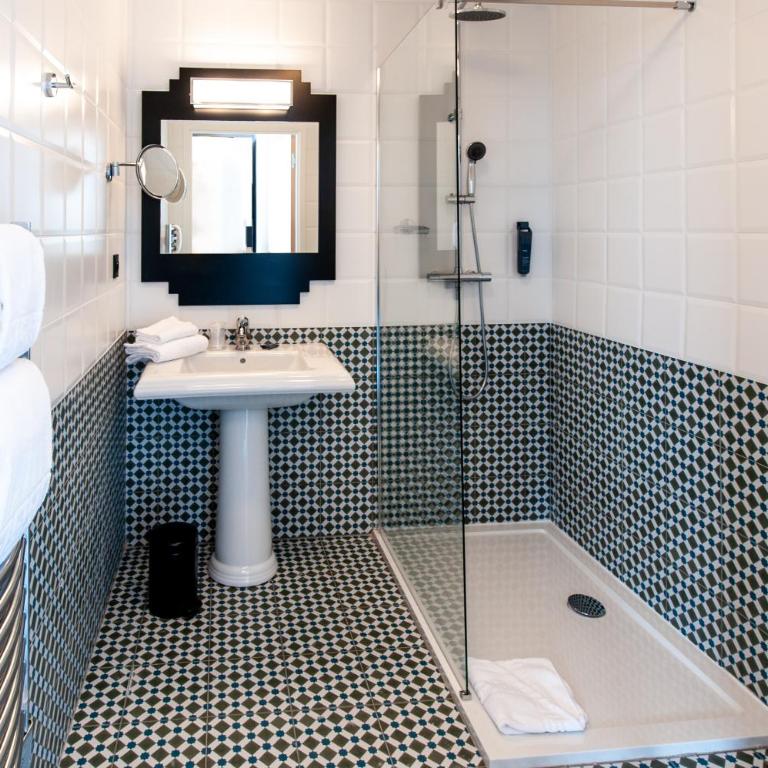 Best Western Journel Hôtel Antibes-Juan-les-Pins - Chambre Queen Classique - Non-Fumeurs - 3