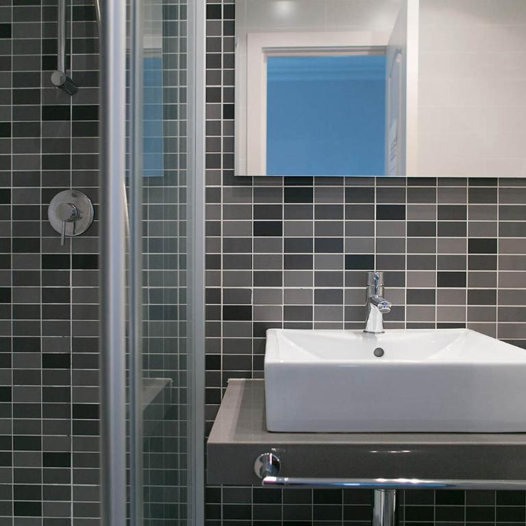 Blanc Guest House - Exterior Double or Twin Room with Private Bathroom - 7