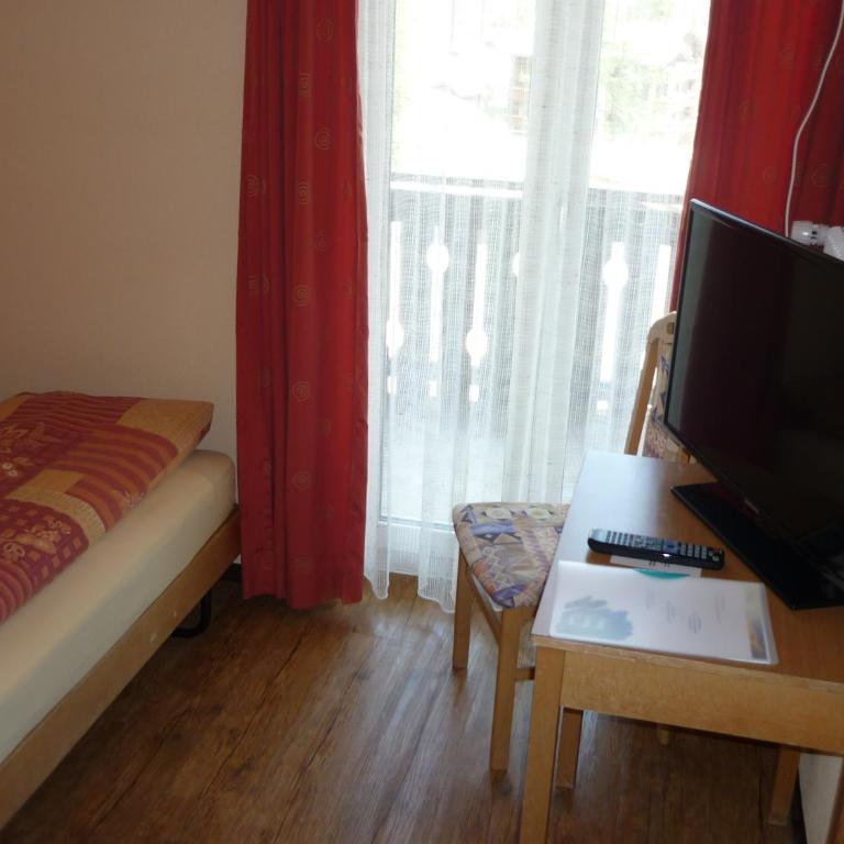 Hotel Europa Guest House - kein Personenaufzug - no elevator - Sehr kleines Einzelzimmer ohne Dusche - 5