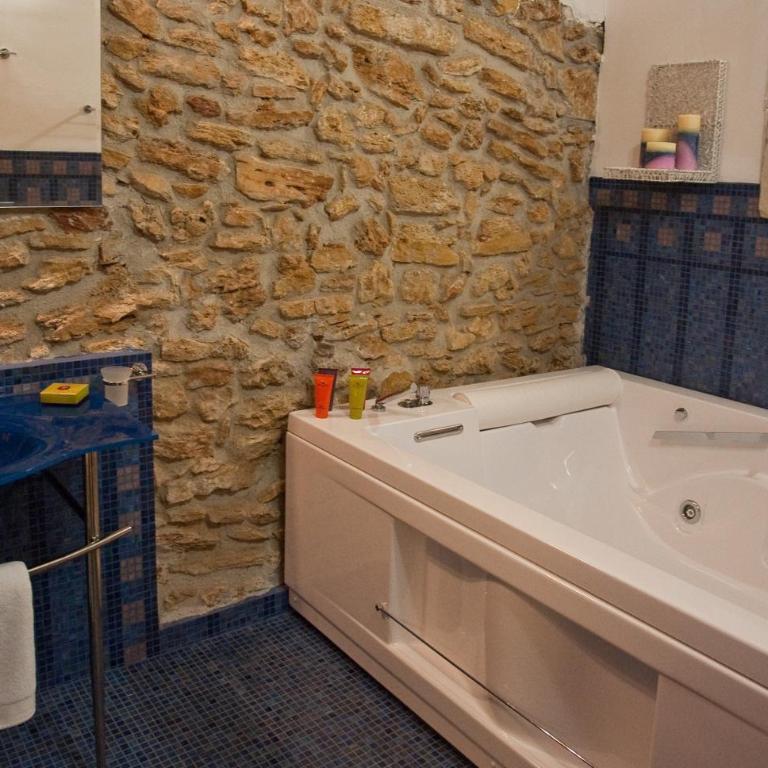 Borgo degli Angeli Wellness & Resort by Le Dhome Sicily - Deluxe Suite mit Whirlpool-Badewanne - 17
