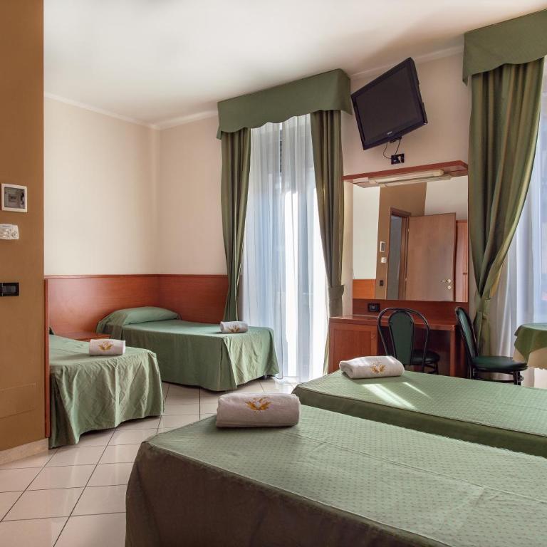 HD Hotel - Camera Quadrupla - 2