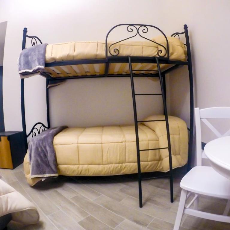 B&B Le Stanze di Santa Chiara - Camera Quadrupla Deluxe con Bagno Privato - 15
