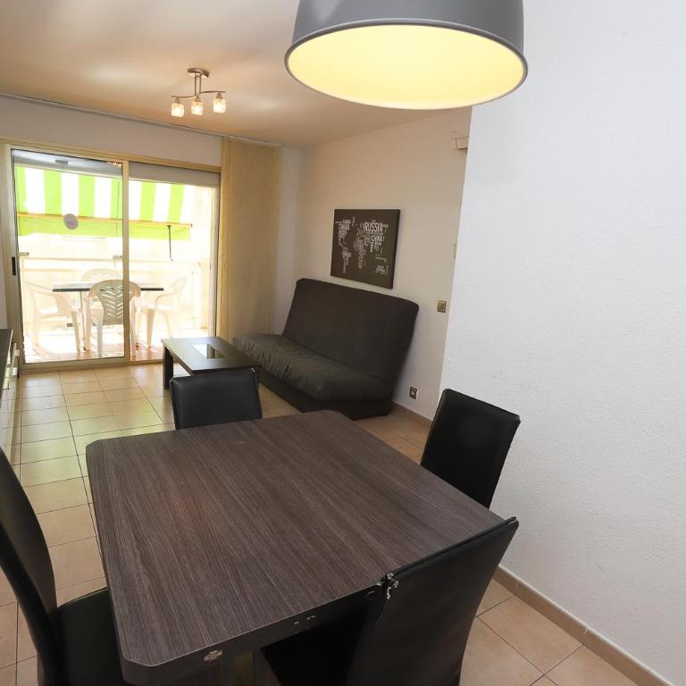 DIFFERENTFLATS Decathlon - Apartamento de 2 dormitorios con terraza - 1