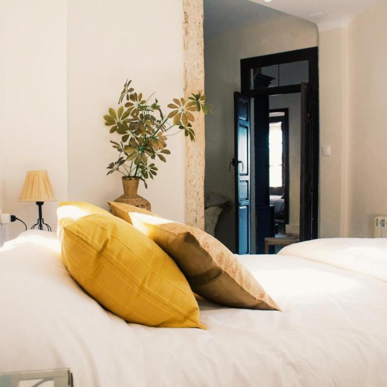 Bendita Casa - Four-Bedroom House - 16