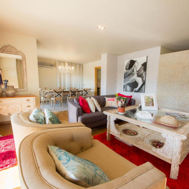 Villa in Sanxenxo with Sea View & Pool - Five-Bedroom Holiday Home - 2