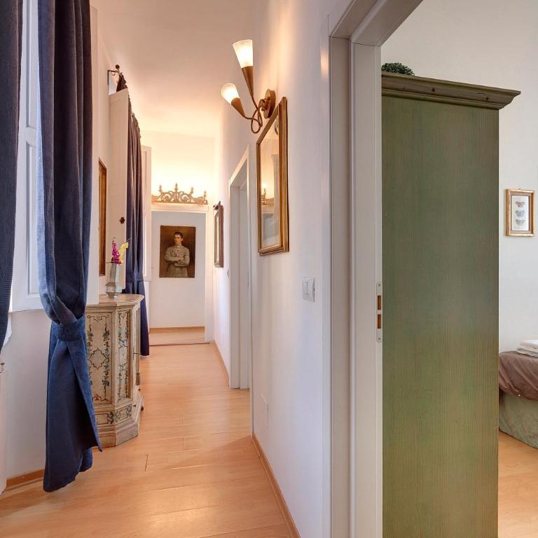Cappelle Medici - Three-Bedroom Apartment - 24