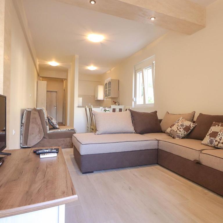 Sea Star Apartments - One-Bedroom Apartment - 2