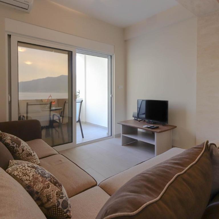 Sea Star Apartments - One-Bedroom Apartment - 6