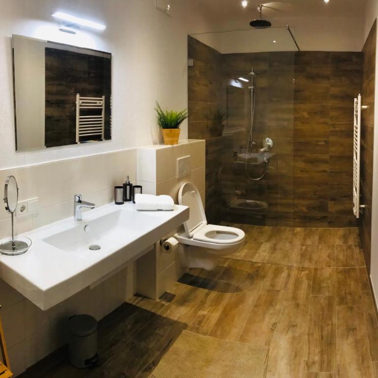 NeuhausLiving - Apartment mit 2 Schlafzimmern - 20