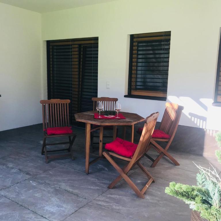 NeuhausLiving - Apartment mit 2 Schlafzimmern - 25